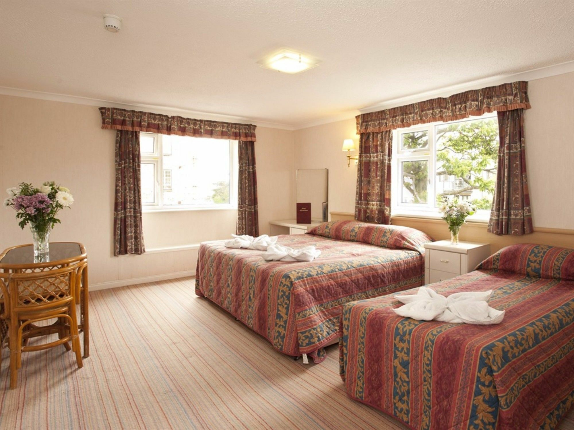 Denewood Hotel Борнмут Екстер'єр фото